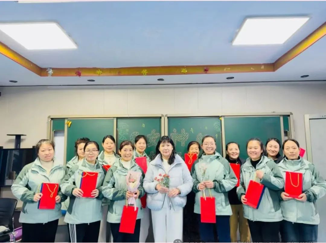 一禾焦東幼兒園“三八”節主題活動