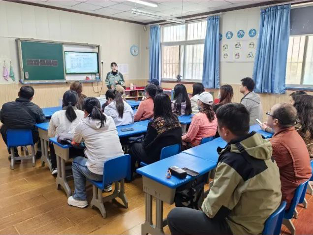 一禾龍源湖幼兒園3月份教學成果展示及家長會活動